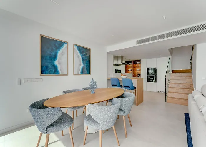 Aquasuites Luxury Penthouse A01 *