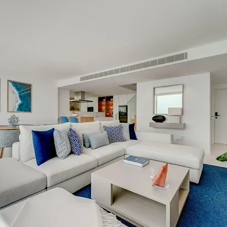 Aquasuites Luxury Penthouse A01 阿坎提拉德洛斯基