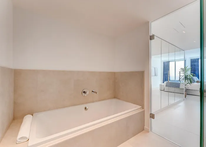 Aquasuites Luxury Penthouse A01 * Acantilado de los Gigantes