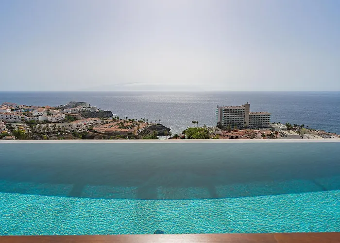 Aquasuites Luxury Penthouse A01